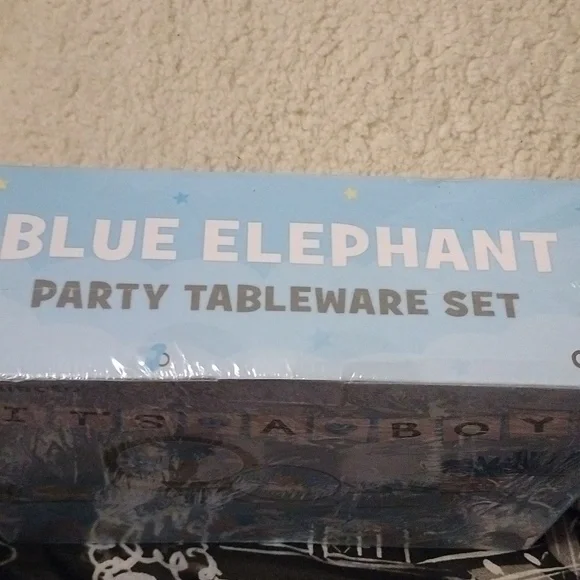 Party Tableware Set - Picture 3 of 6